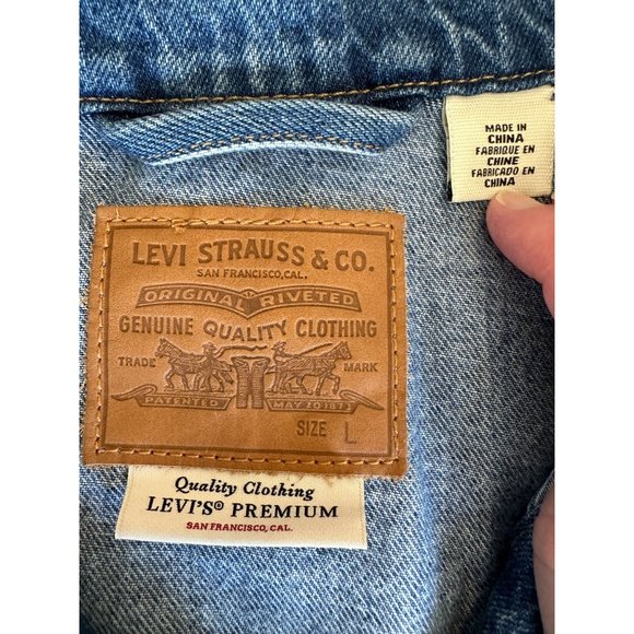 Levi Trucker Jacket Women's Size Large 4 Pocket Front Curved Hem Blue Denim NEW - Picture 7 of 11